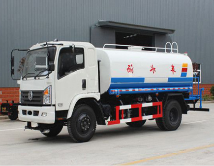 东风御虎洒水车